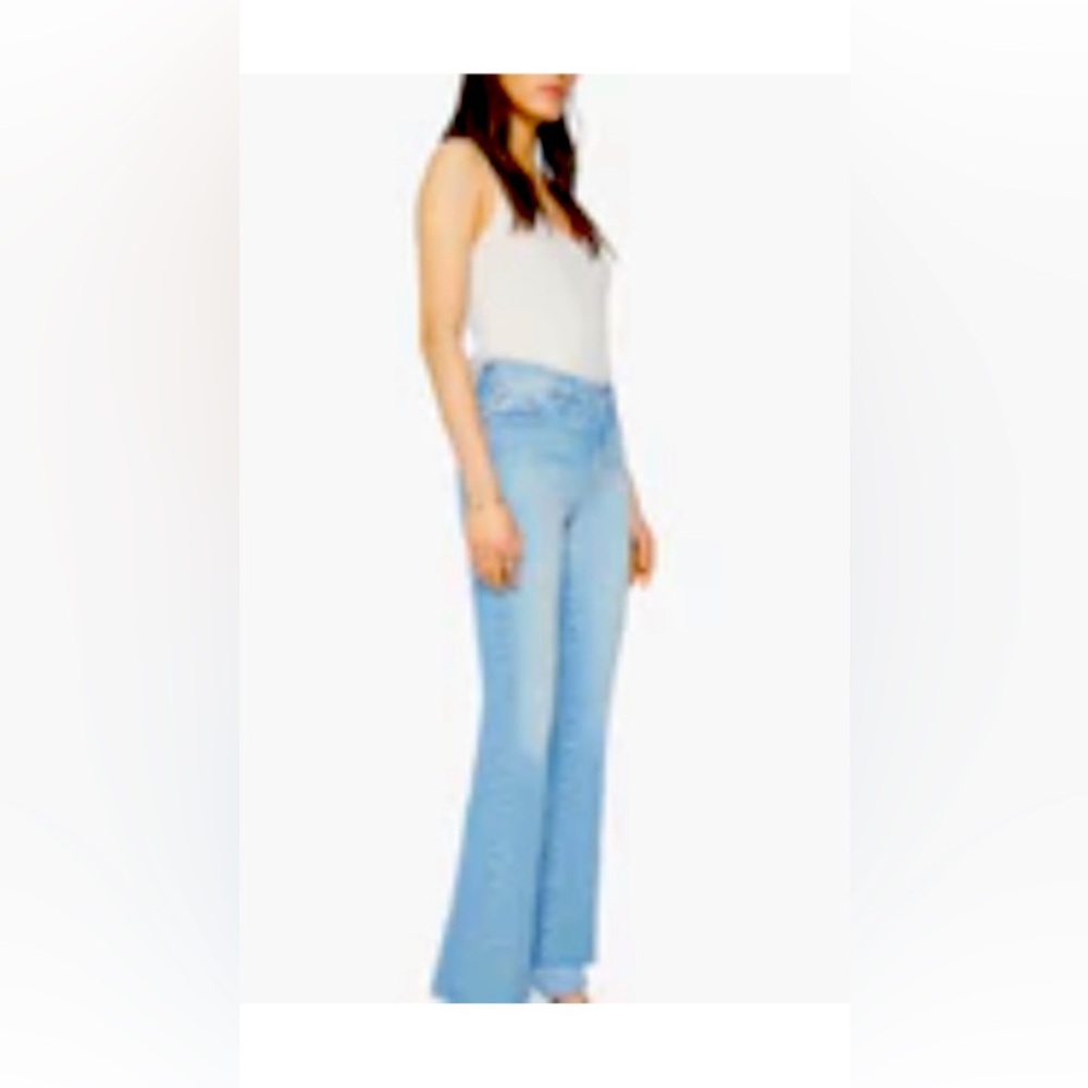 MOTHER DENIM- Weekender Fray in light pastel blue SIZE 25